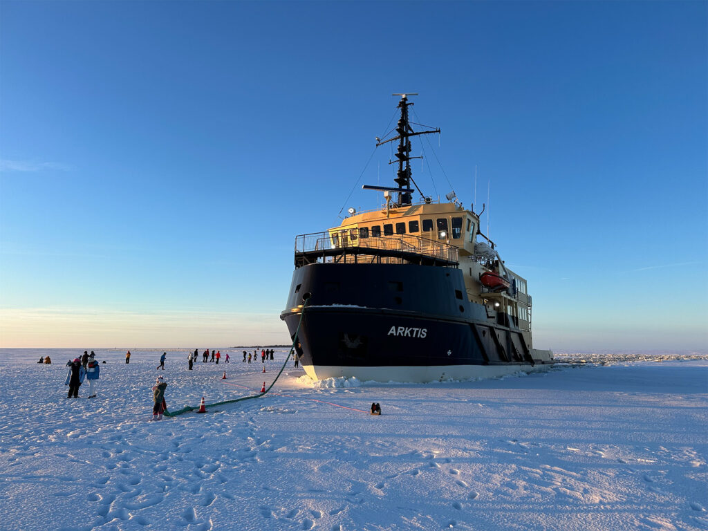 Icebreaker Arktis Cruise
